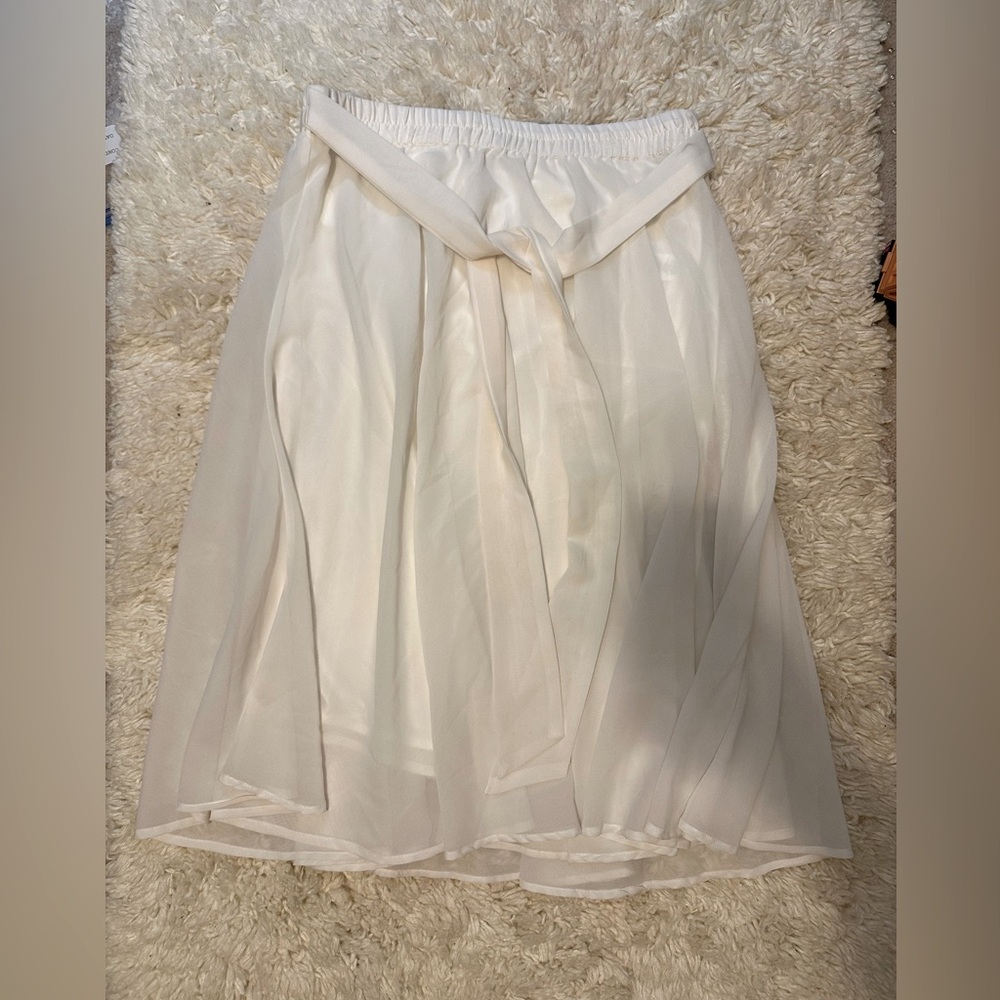 White chiffon skirt with tie